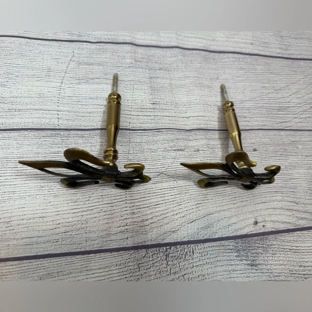 Vintage Brass Fleur-de-Lis Drawer Pulls Set of 4 Ornate Cabinet Hardware